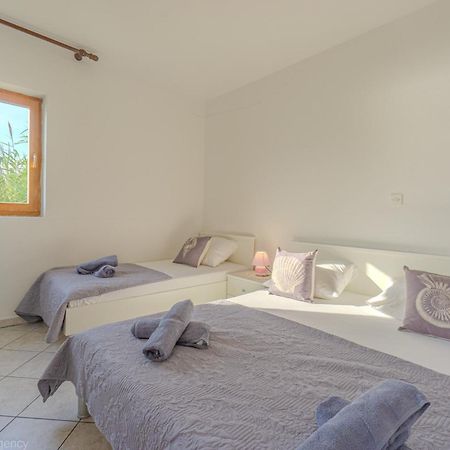 Apartamento Bepic Quiet Location On A Beautiful Bay Metajna Exterior foto