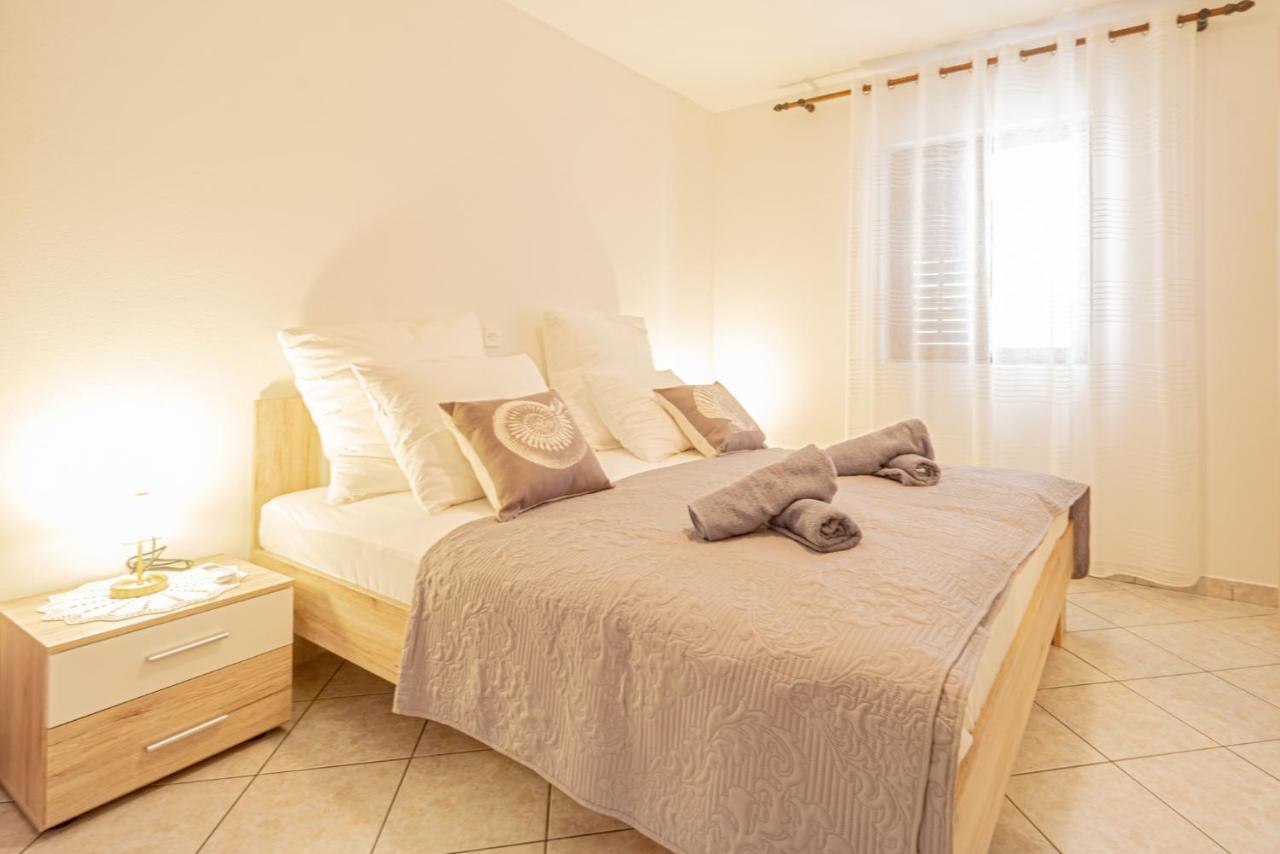 Apartamento Bepic Quiet Location On A Beautiful Bay Metajna Exterior foto